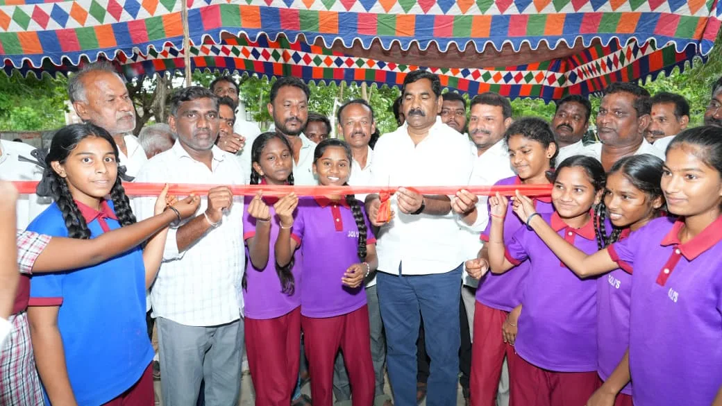 ప్రభుత్వ పాఠశాలలకు మరింత అభివృద్ధి చేస్తా..