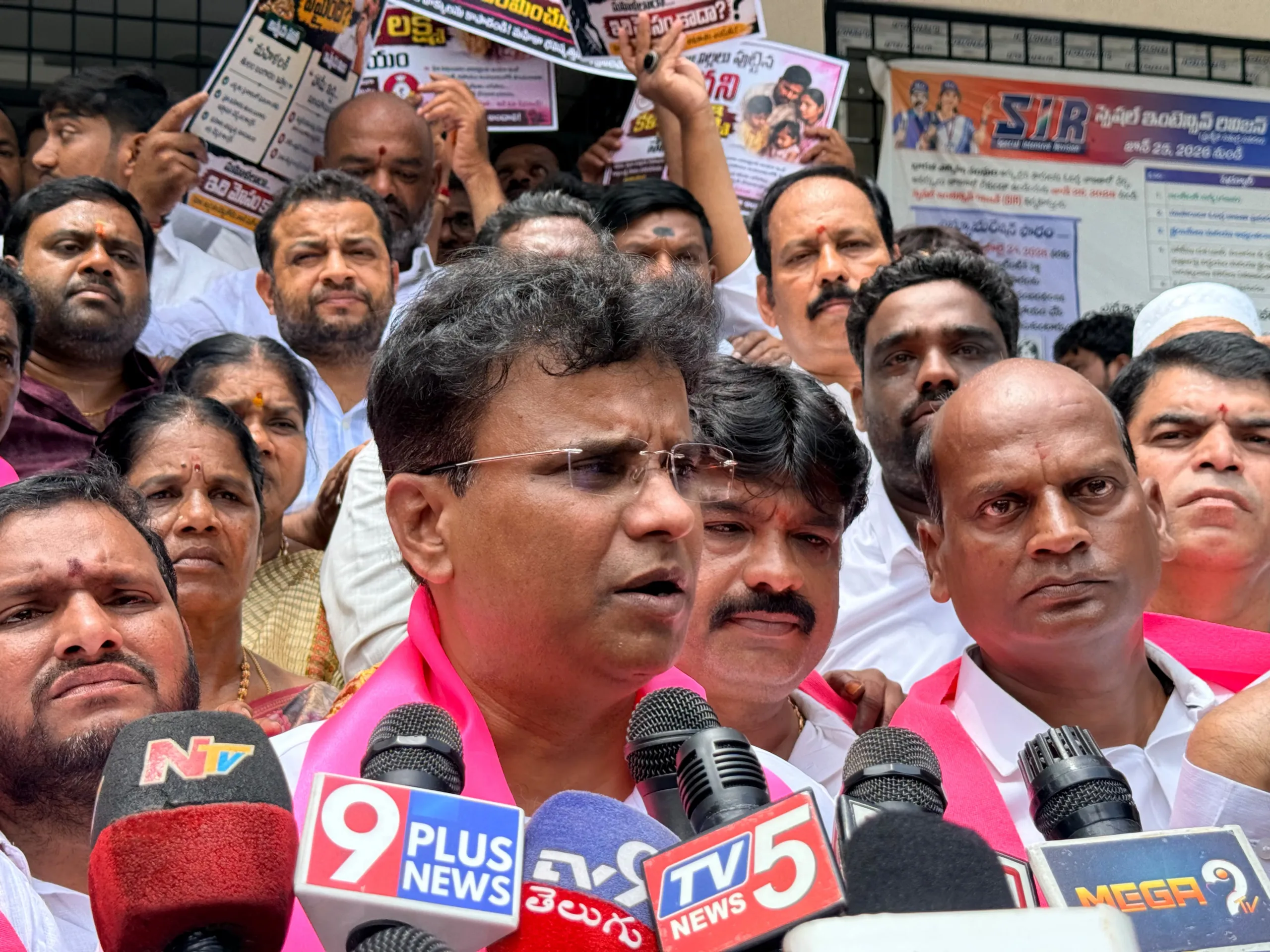 కల్యాణలక్ష్మి – షాదీ ముబారక్ పథకాలను కాపాడాలని కుత్బుల్లాపూర్ లో బీఆర్‌ఎస్ భారీ నిరసన