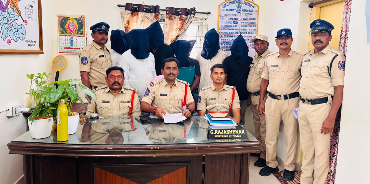 కమ్యూనిటీ సీసీ కెమెరాల ధ్వంసం కేసులో కౌన్సిలర్‌ సహా ఐదుగురి అరెస్ట్