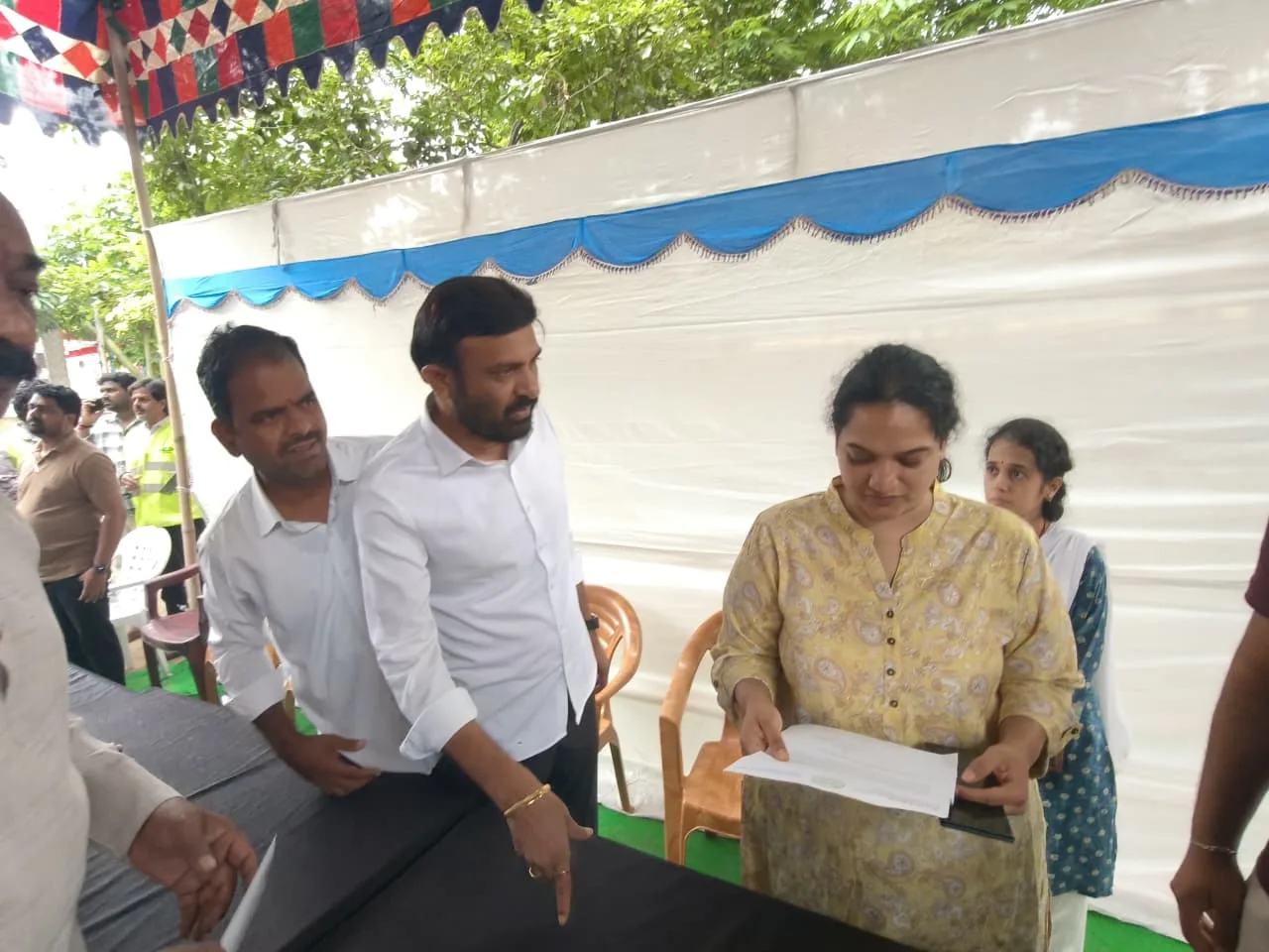290 సుభాష్ నగర్ డివిజన్‌లో స్థానిక సమస్యలపై అధికారుల పర్యటన