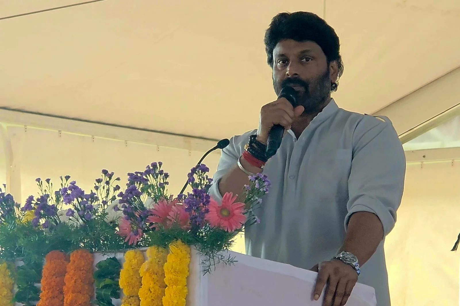 ప్రజా సంక్షేమంతో పాటు అభివృద్ధికి పెద్దపీట