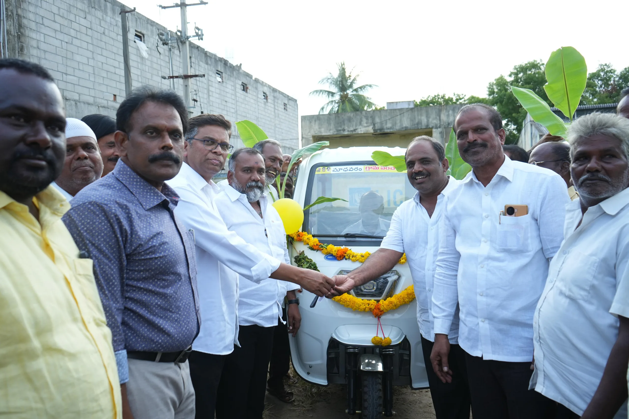 పౌరులు బాధ్యత తీసుకుంటేనే.., పరిసరాల పరిశుభ్రత సాధ్యమవుతుంది