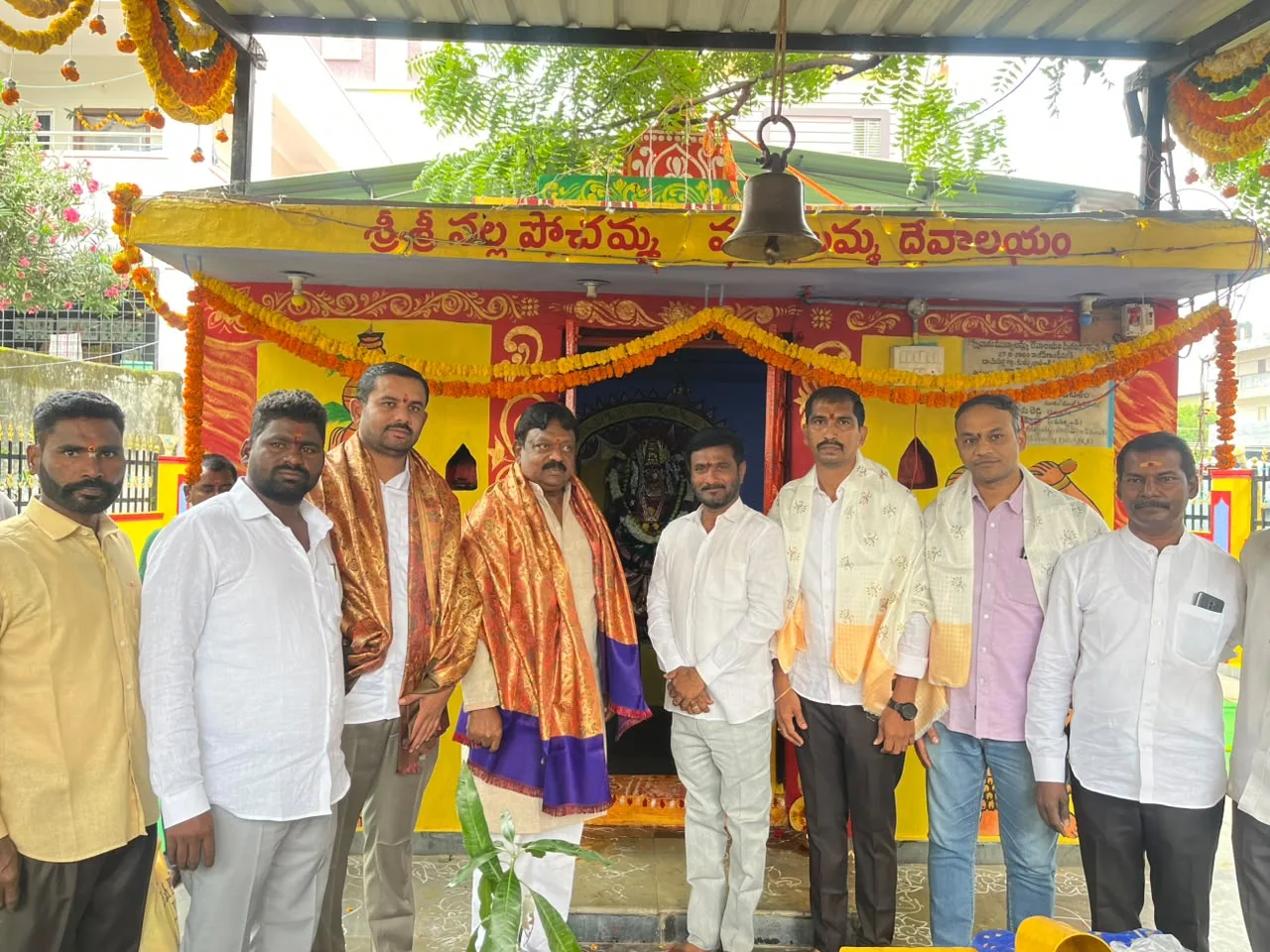 బోనాల పండుగ సందర్భంగా అమ్మవారిని దర్శించుకున్న కొలన్ హన్మంత్ రెడ్డి