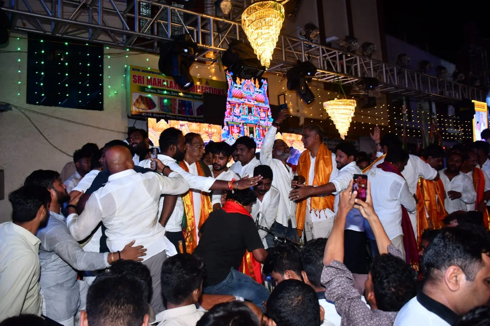 బంగారు మైసమ్మ ఆలయం లో ప్రత్యేక పూజలు