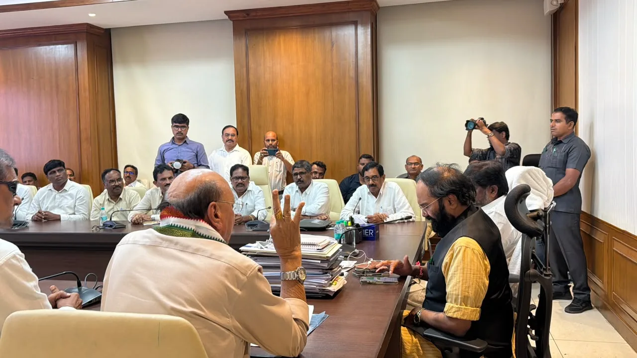 సింగరేణి భవిష్యత్‌కు బలమైన చర్యలు చేపట్టాలి.