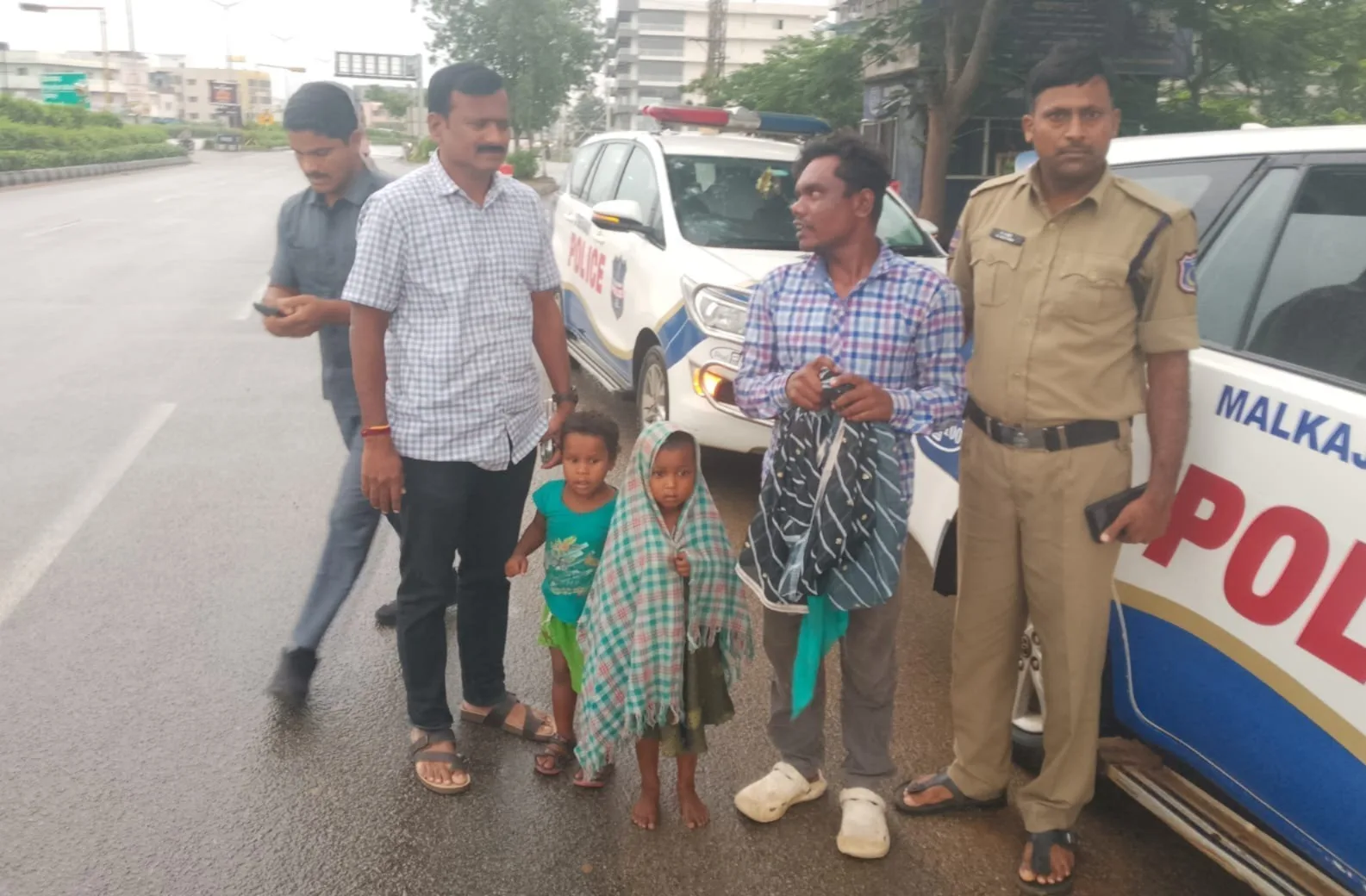 గచ్చిబౌలిలో ఇద్దరు పిల్లల కిడ్నాప్ కలకలం