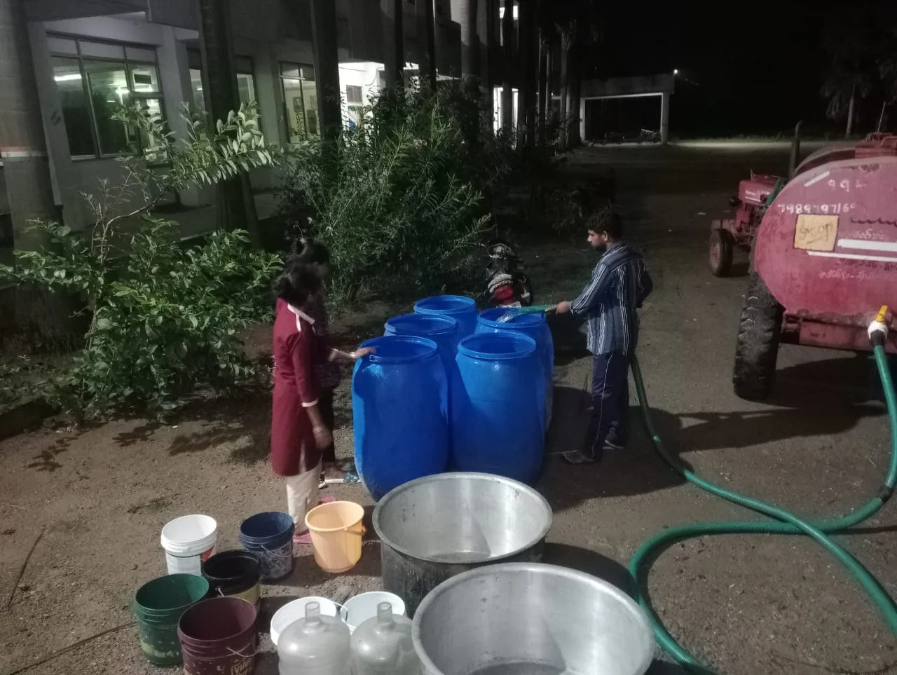 విద్యార్థులకు అండగా ఎమ్మెల్యే KR నాగరాజు