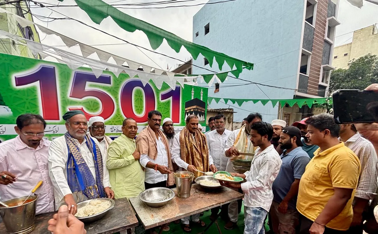 శ్రీ మహ్మద్ ప్రవక్త జన్మదినం రోజున జరుపుకునే ఈద్-ఎ-మిలాద్-ఉన్-నబీ