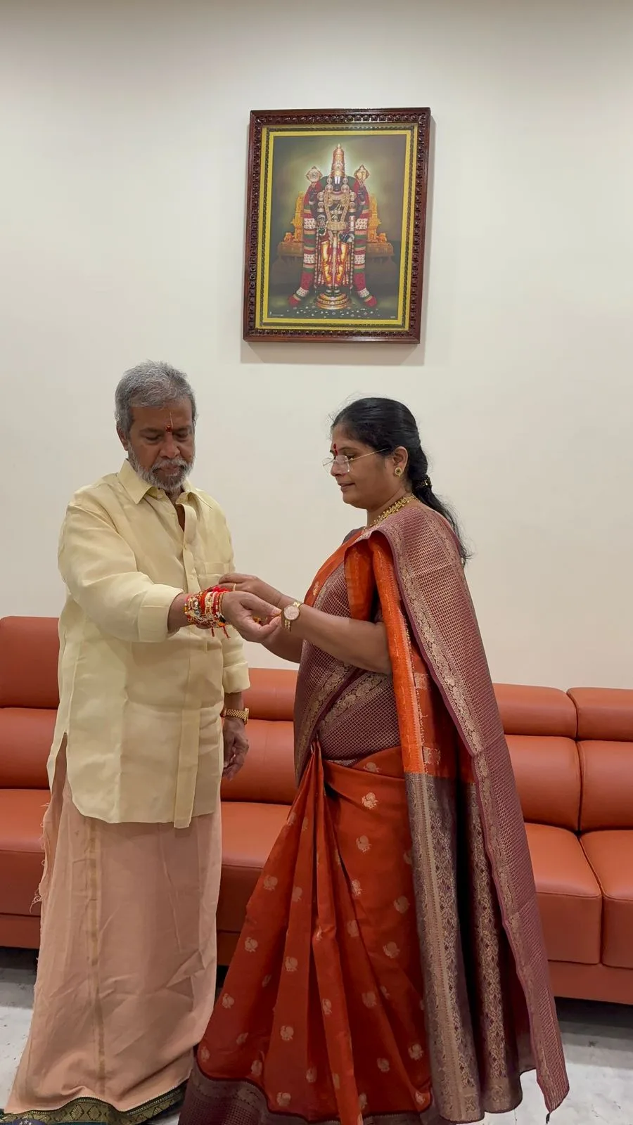 రాఖీ పండుగ సందర్భంగా ఆత్మీయత, అన్నాచెల్లెళ్ల అనుబంధానికి ప్రతీక