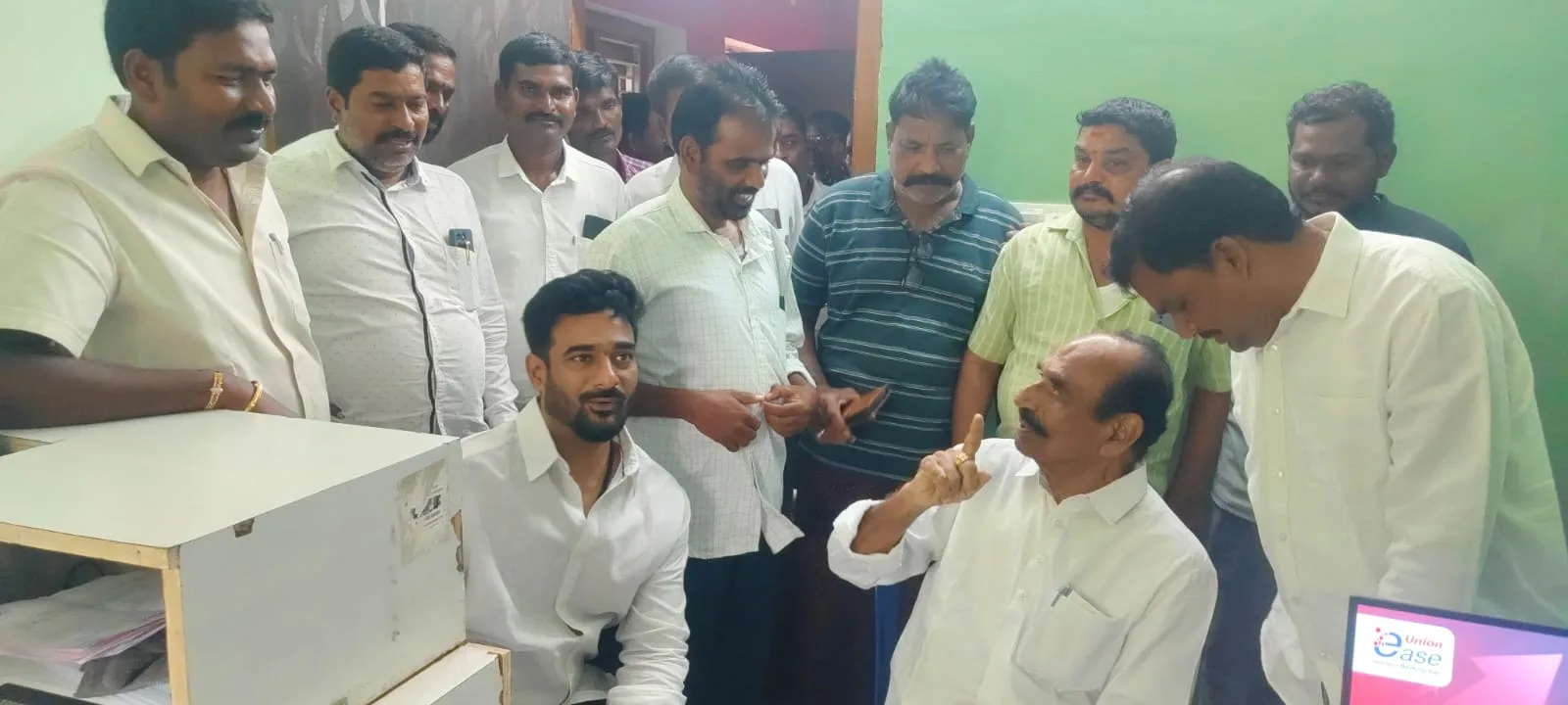 కామేపల్లి మండలం ముచ్చర్ల గ్రామంలో యూనియన్ బ్యాంకును సందర్శించి అక్కడి నుండిఎస్ కే జానీ మియా