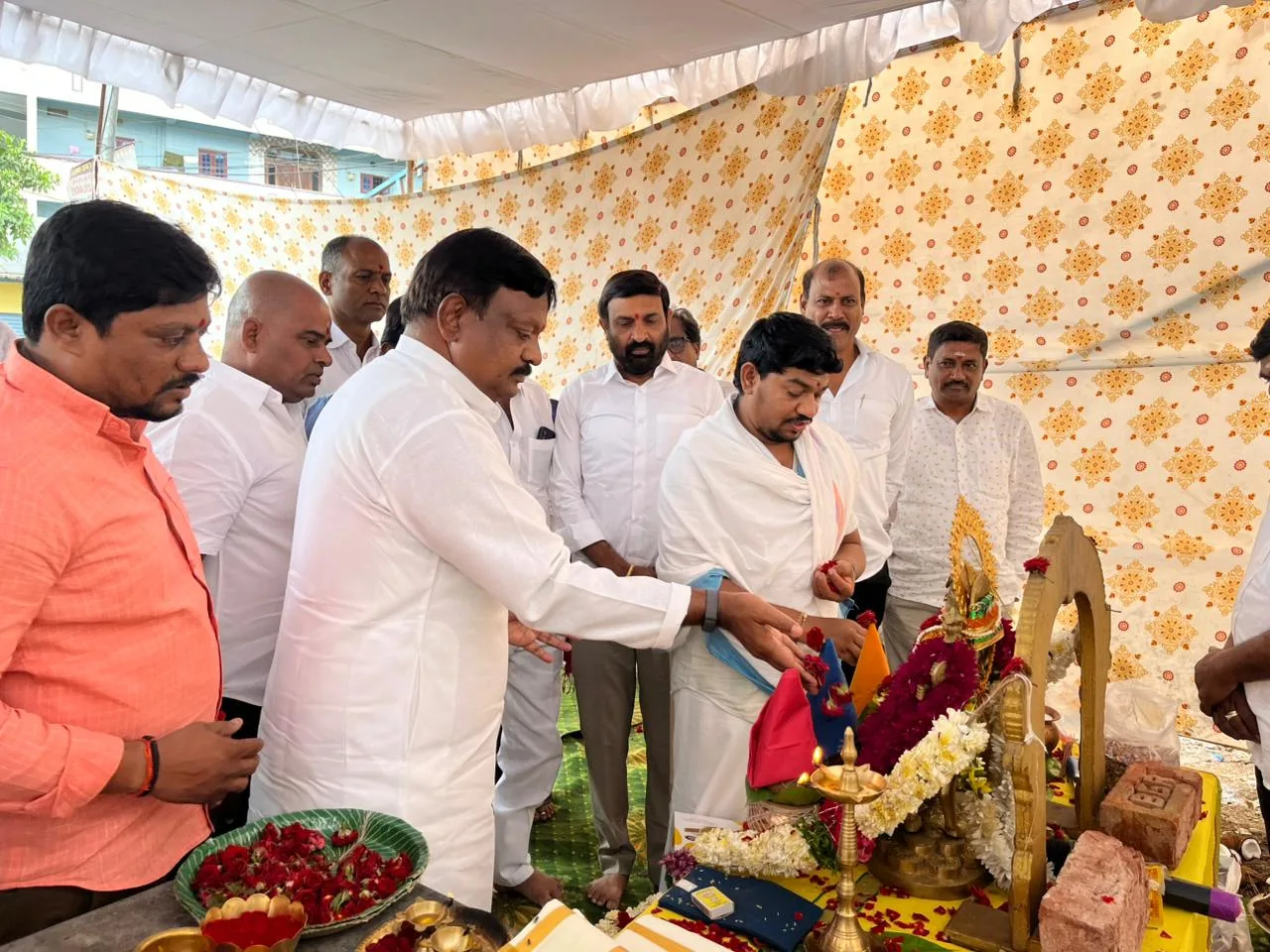 లక్ష్మీనగర్ కాలనీలో కమ్యూనిటీ హాల్ శంకుస్థాపన
