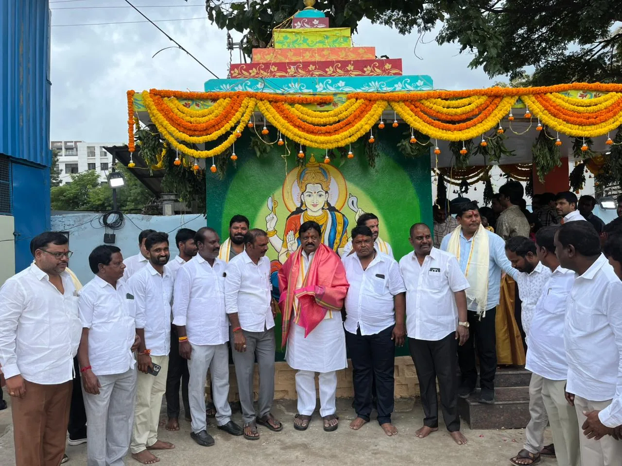 ఇందిరానగర్ పోచమ్మ అమ్మవారి బోనాల ఉత్సవాల్లో పాల్గొన్న కాంగ్రెస్ పార్టీ ఇన్చార్జ్ కొలన్ హన్మంతరెడ్డి