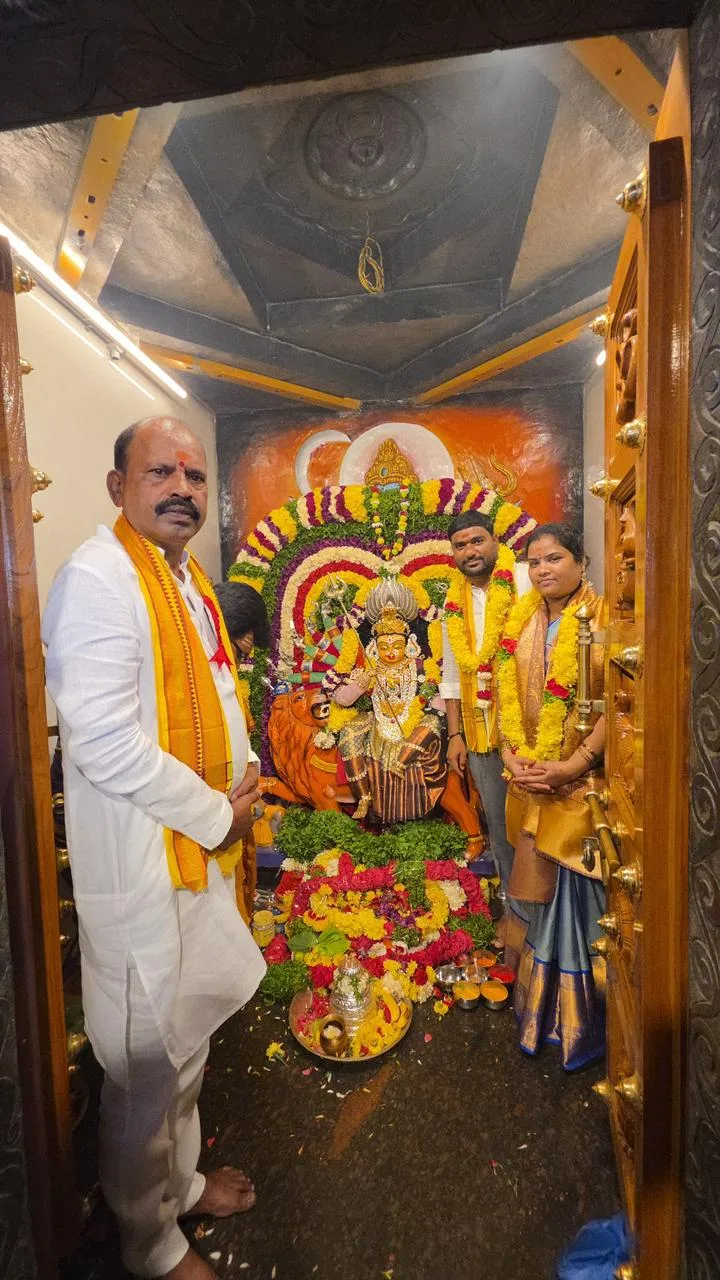 బోనాల జాతర కార్యక్రమంలో పాల్గొన్న దుండిగల్ పురపాలక తొలి చైర్ పర్సన్ శంభీపూర్ క్రిష్ణవేణి క్రిష్ణ