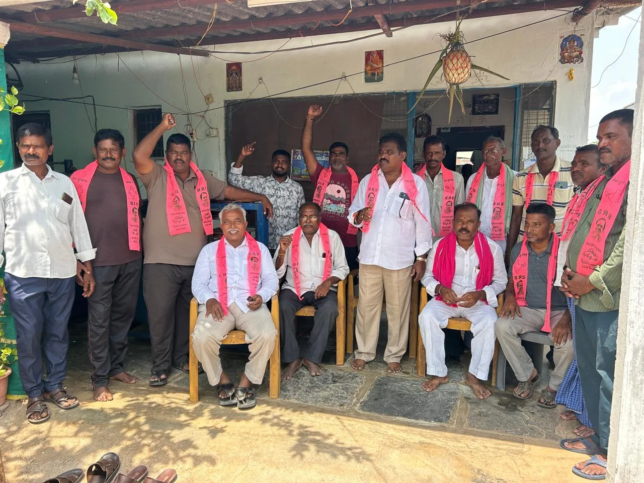చిలుకూరులో బీఆర్ఎస్ పార్టీ ముఖ్య నాయకులు సమావేశం