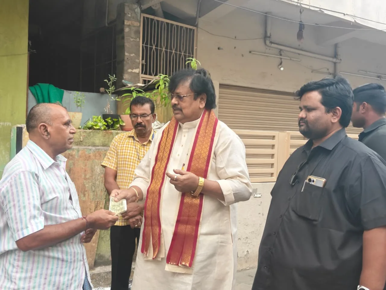 పెన్షన్ల పంపిణీ కార్యక్రమంలో ఎమ్మెల్సీ వర్ల రామయ్య