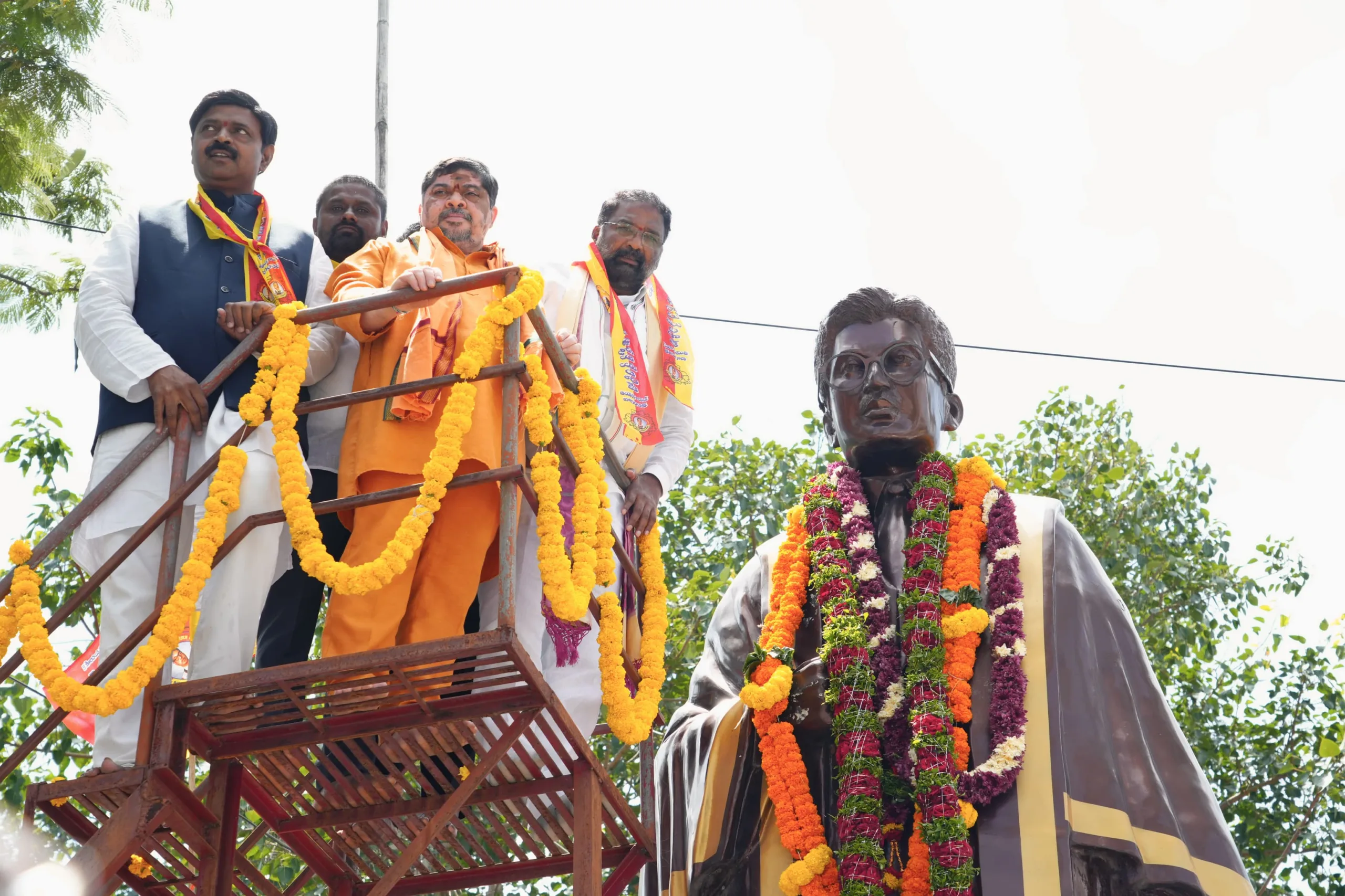 హైదరాబాద్ నగర తొలి మేయర్‌, విద్యావేత్త, జర్నలిస్ట్, రచయిత కొర్వి కృష్ణస్వామి