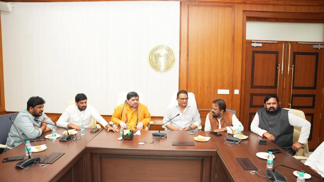 మాజీ ముఖ్యమంత్రి కేసీఆర్ ఎమ్మెల్యే పదవికి రాజీనామా చేయాలి