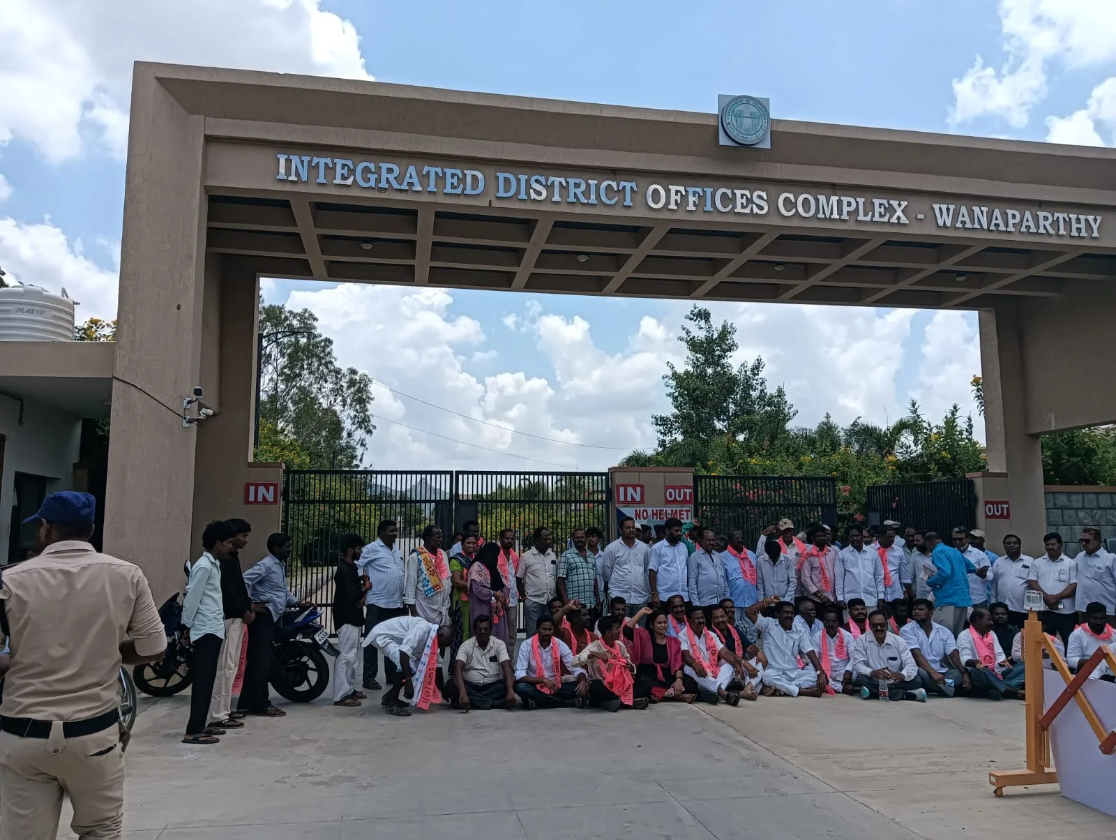 దుశ్యాసన కాంగ్రెస్ ప్రభుత్వాన్ని బర్తరఫ్ చేయాలని….. బిఆర్ఎస్ డిమాండ్