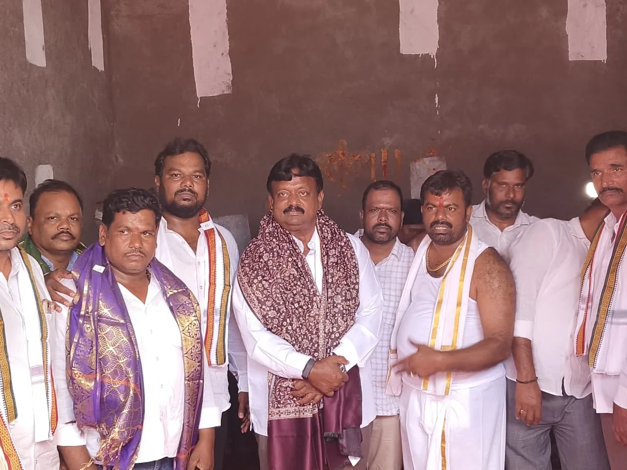నూతన గృహప్రవేశ కార్యక్రమంలో పాల్గొన్న నియోజకవర్గ కాంగ్రెస్ పార్టీ ఇంచార్జ్