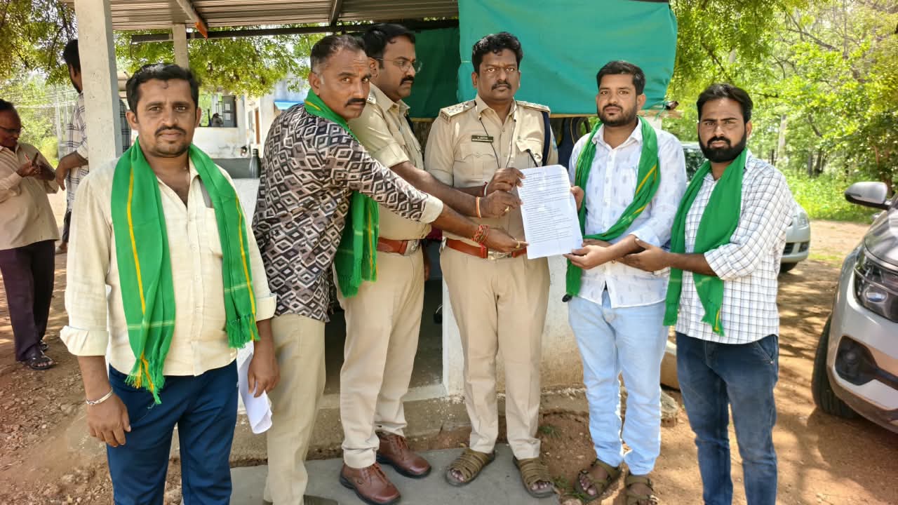 విద్యార్థుల భద్రతపై రవాణాశాఖకు వినతి