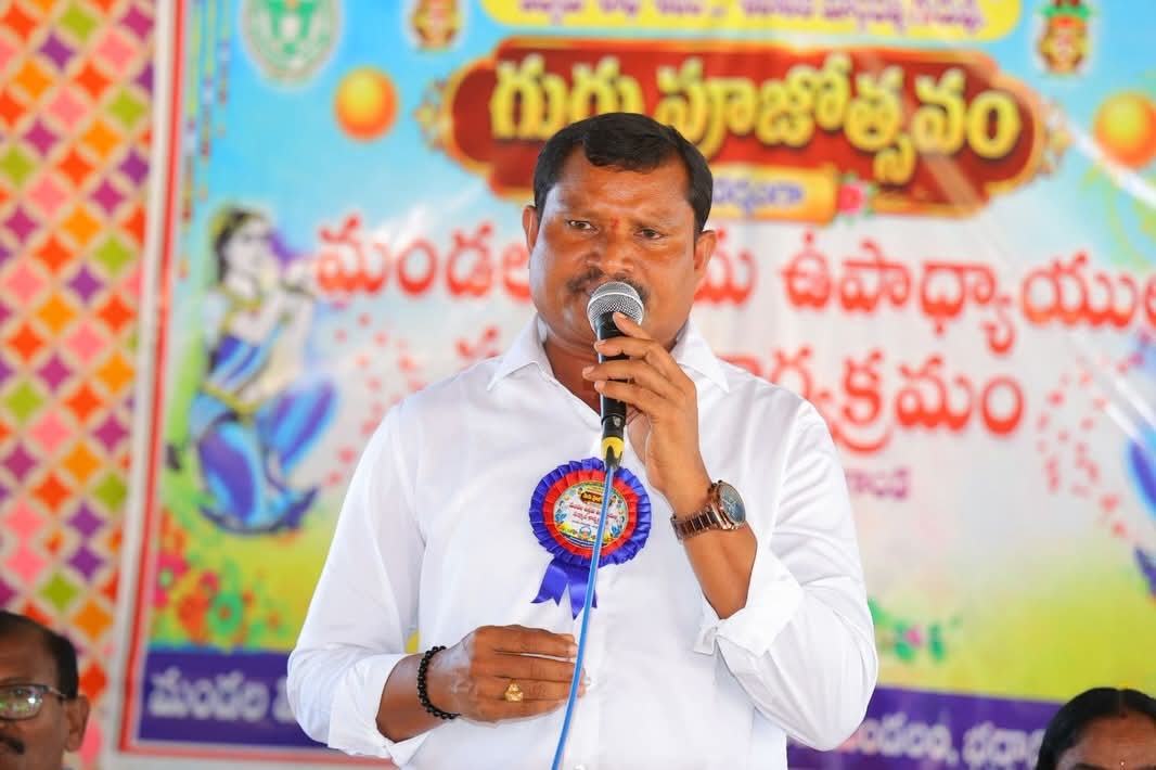 ఎమ్మెల్యే సాబ్..ఎల్‌ఎల్‌బీ పాస్‌