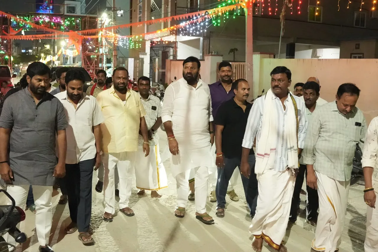 గాజులరామారం సర్కిల్లో పలు గణనాథులను దర్శించుకున్న మాజీ ఎమ్మెల్యే కూన శ్రీశైలం గౌడ్