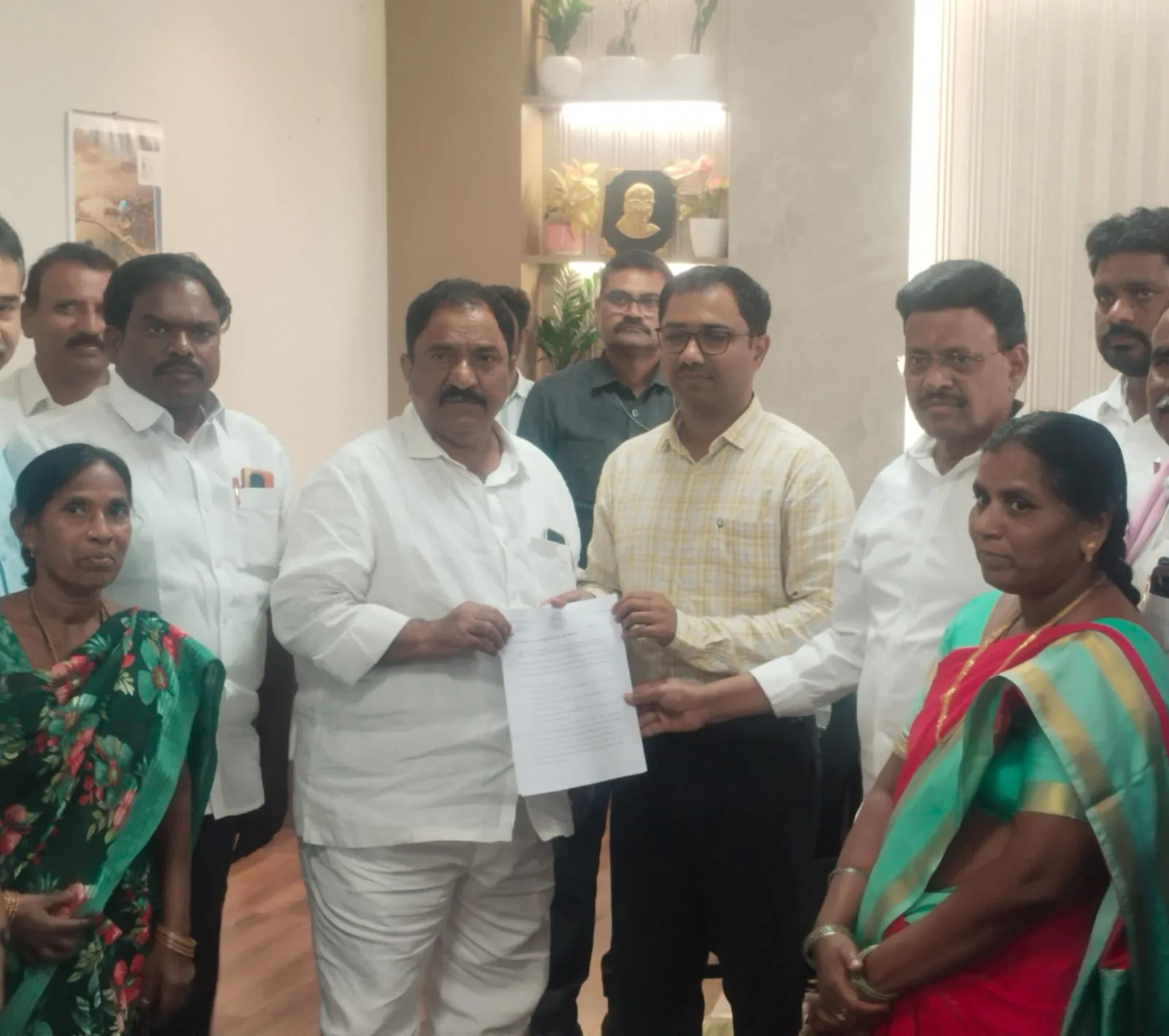 బోనకల్ మండల అభివృద్ధిపై కలెక్టర్‌కు వినతి