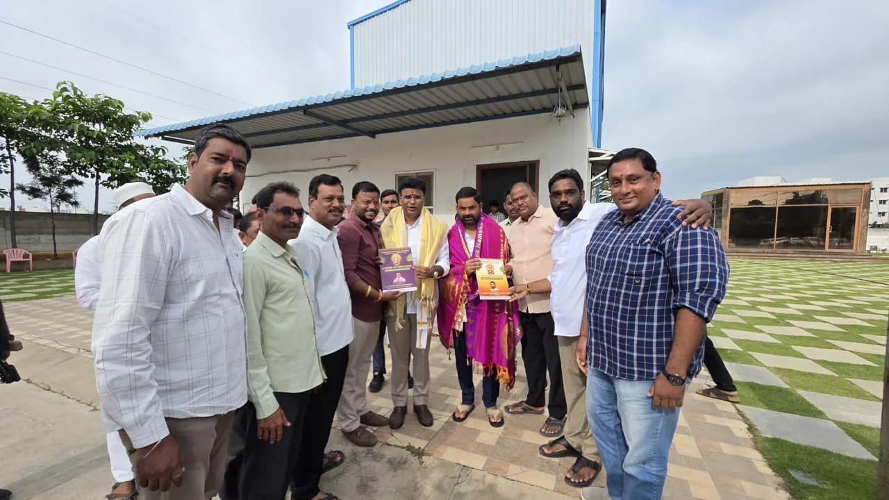 వినాయక నవరాత్రి వేడుకలకు ఆహ్వానిస్తూ ఎమ్మెల్యే, ఎమ్మెల్సీ  కు ఆహ్వానం….