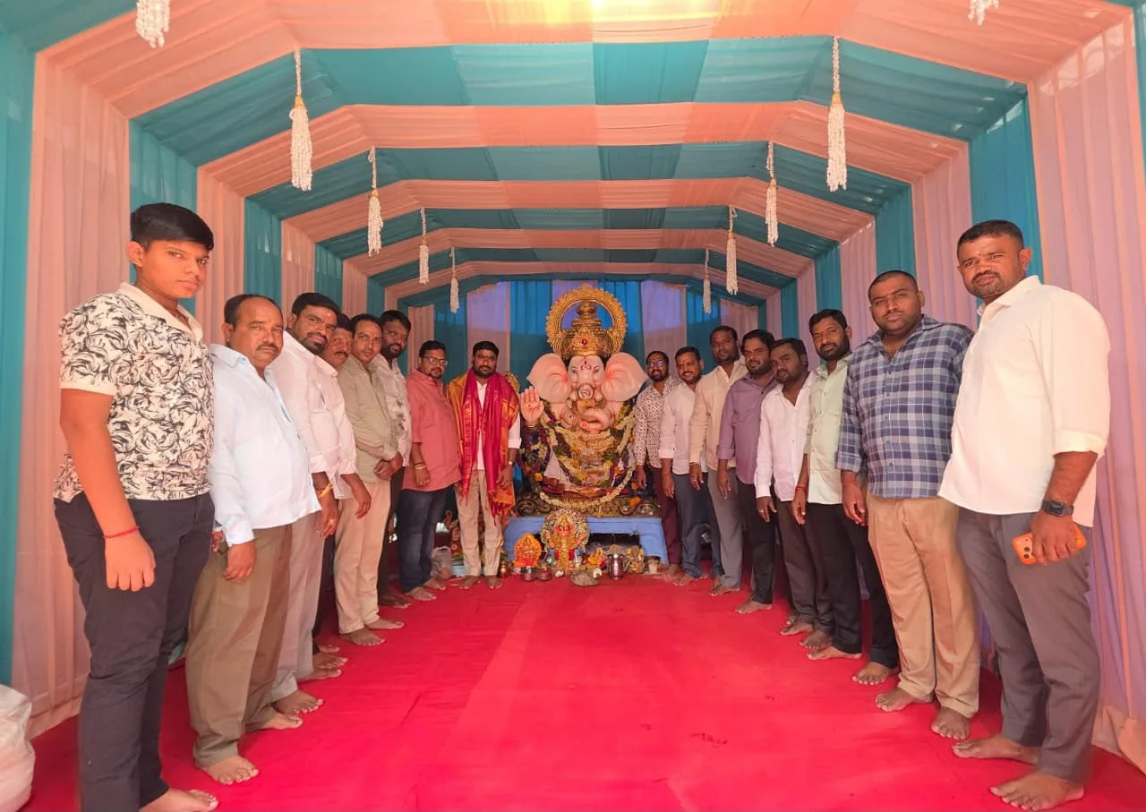 గణనాథులనీ దర్శించుకున్న కుత్బుల్లాపూర్ నియోజకవర్గ బీఆర్ఎస్ నేత శంభీపూర్ క్రిష్ణ