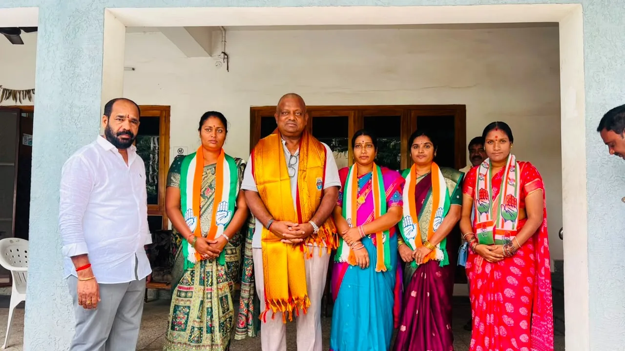 కాంగ్రెస్ పార్టీలో చేరిన బీజేపీ నాయకులు