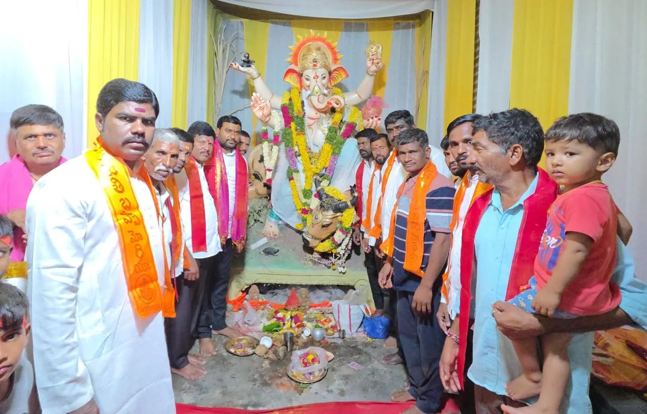 భక్తి శ్రద్ధలతో వినాయక నిమజ్జన శోభాయాత్రలు నిర్వహించాలి: కుత్బుల్లాపూర్ నియోజకవర్గ బీఆర్ఎస్ నేత శంభీపూర్ క్రిష్ణ