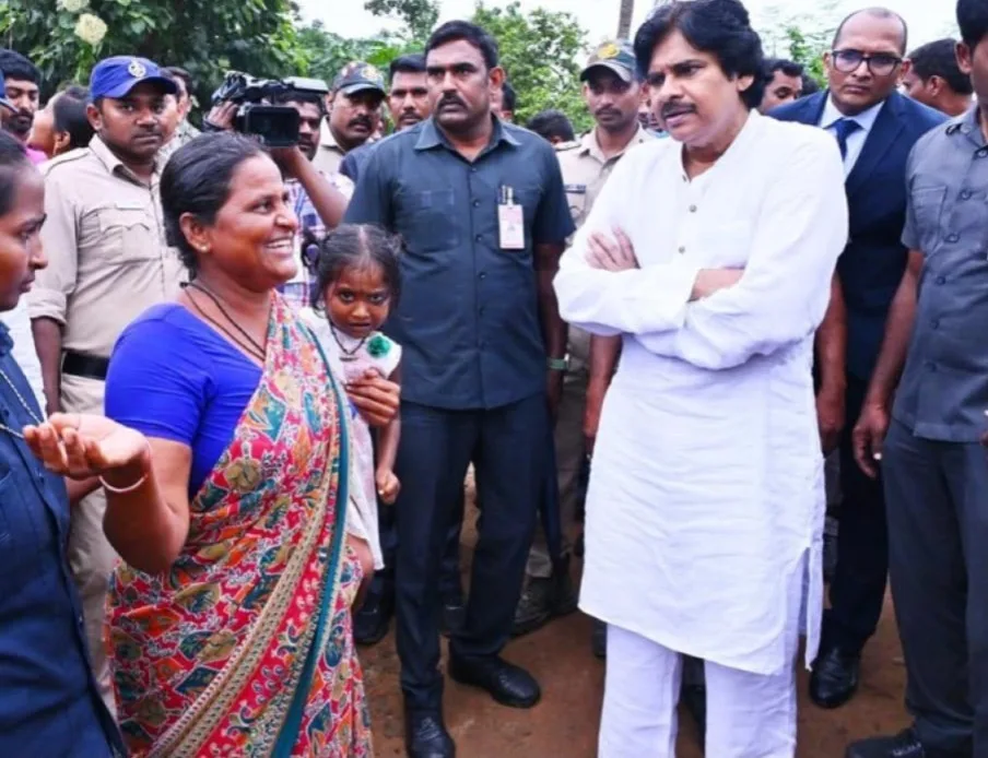 పిఠాపురం: ప్రజల అర్జీలపై ‘పవన్‌ కళ్యాణ్‌’ తక్షణ స్పందన.. పలు సమస్యలకు పరిష్కారం