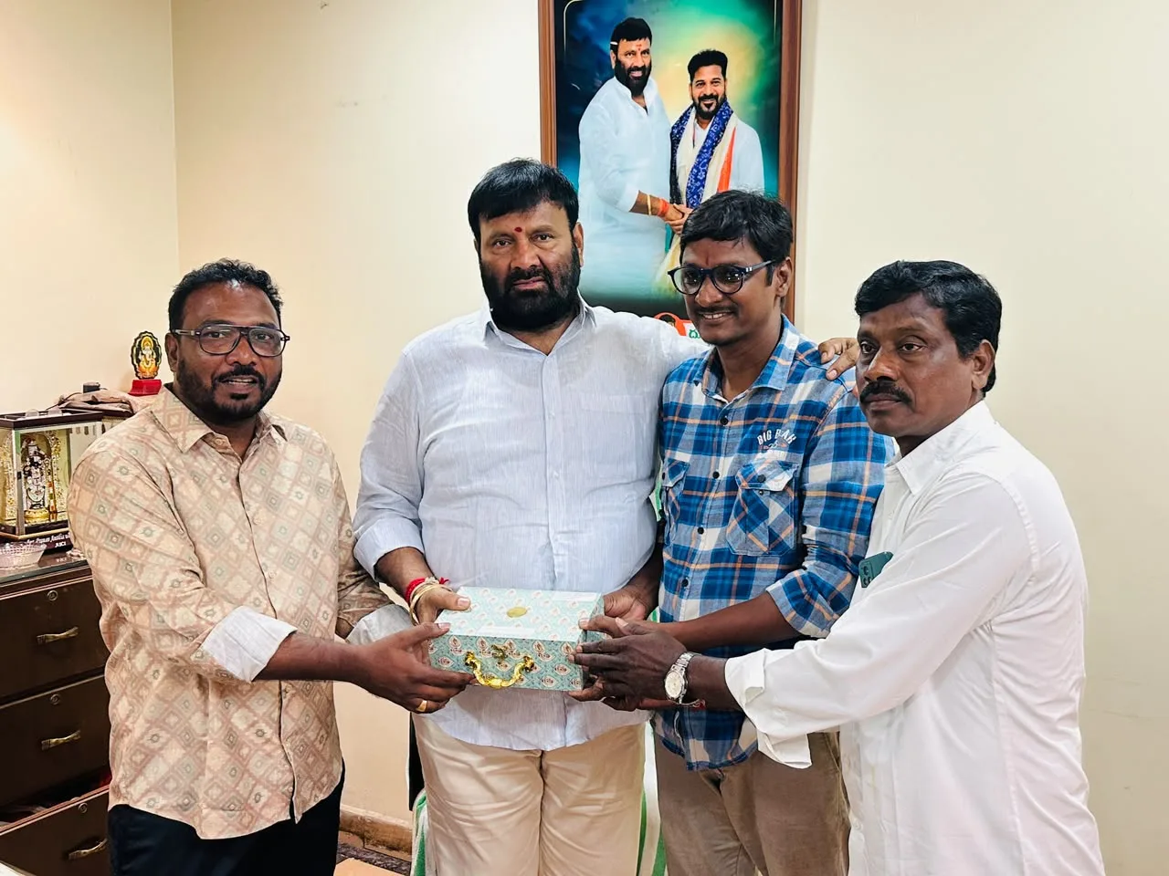 ప్రజా సమస్యల పరిష్కారమే లక్ష్యం — మాజీ ఎమ్మెల్యే శ్రీ కూన శ్రీశైలం గౌడ్