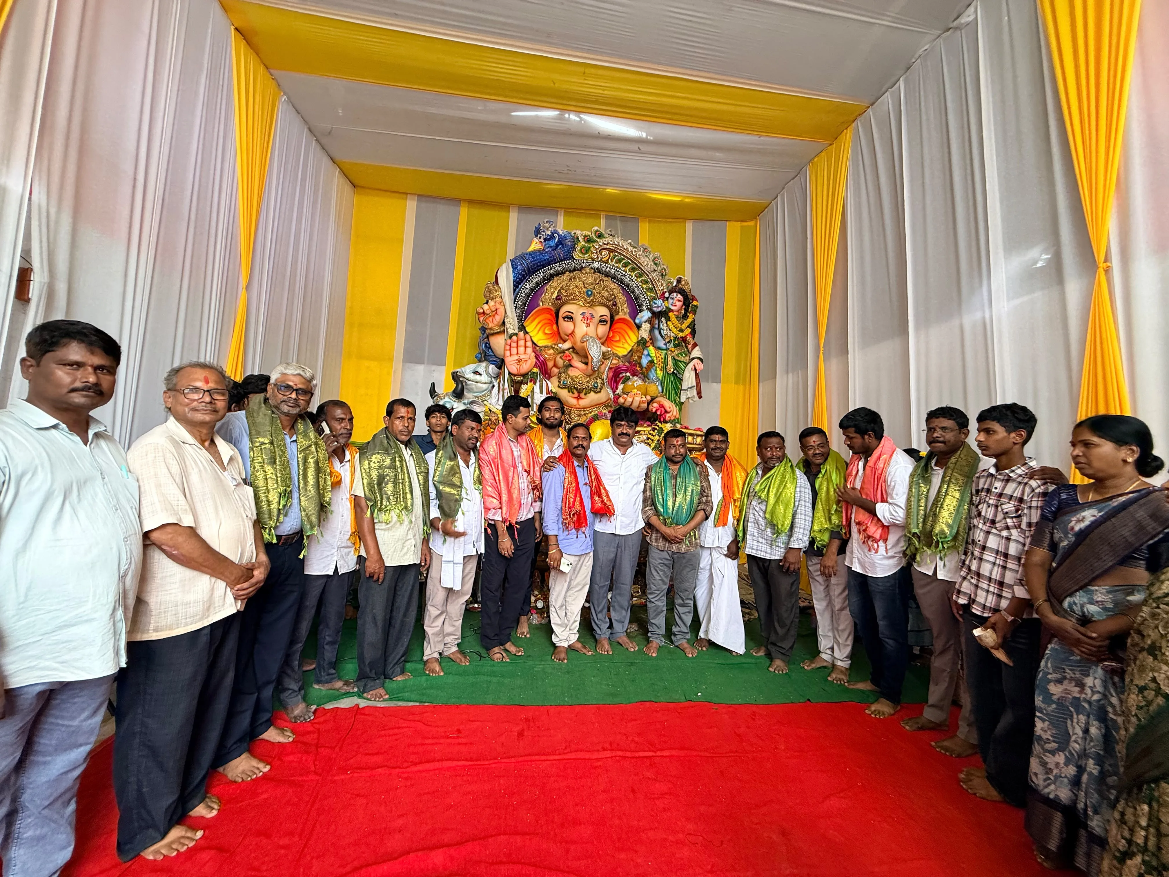 పలు కాలనీల వినాయక మండపాల పూజా, అన్న ప్రసాద్ కార్యక్రమంలో వారాల వినోద్ కుమార్
