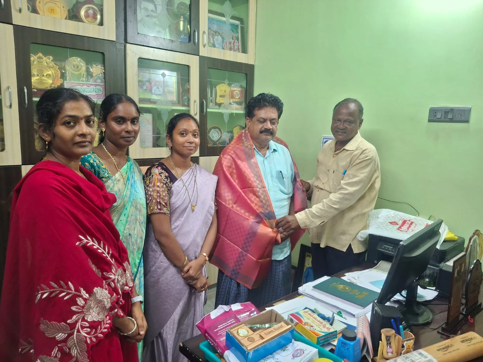 రాష్ట్ర ఉత్తమ ప్రధానోపాధ్యాయ అవార్డు గ్రహీతకు ఘన సన్మానం..