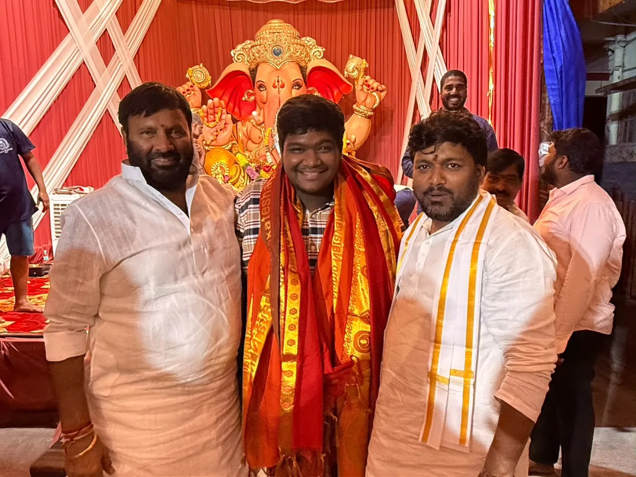 గణేష్ మండపాల్లో ప్రత్యేక పూజల్లో పాల్గొన్న కూన శ్రీశైలం గౌడ్
