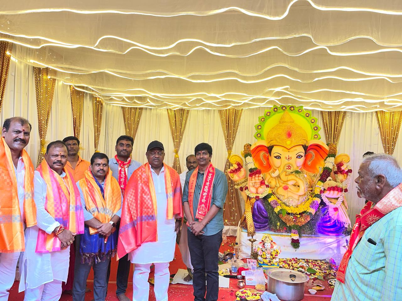 ప్రగతి నగర్ NRI కాలనీలో గణేష్ ఉత్సవాల్లో పాల్గొన్న నియోజకవర్గ కాంగ్రెస్ పార్టీ కొలన్ హన్మంత్ రెడ్డి
