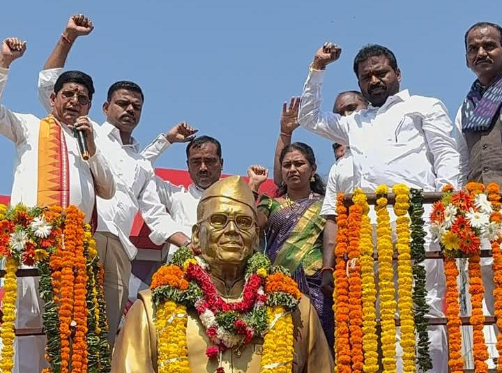 కొండా లక్ష్మణ్ బాపూజీ ఆశయాల సాధనకు బీసీలు కృషి చేయాలి: వట్టే జానయ్య యాదవ్