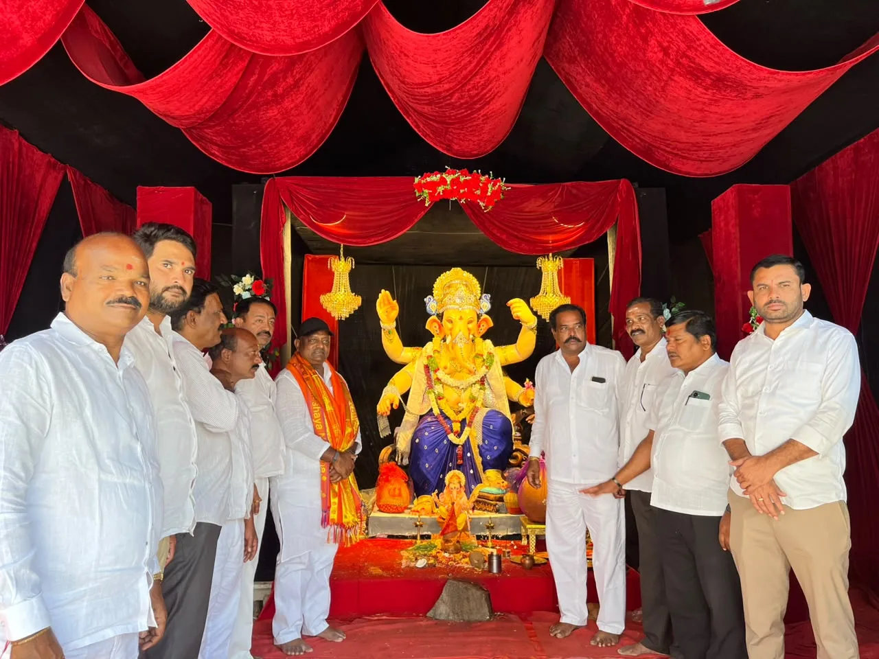 కొంపల్లి డివిజన్‌లో వినాయకుడిని దర్శించుకుని ప్రత్యేక పూజల్లో పాల్గొన్న కొలన్ హన్మంత్ రెడ్డి