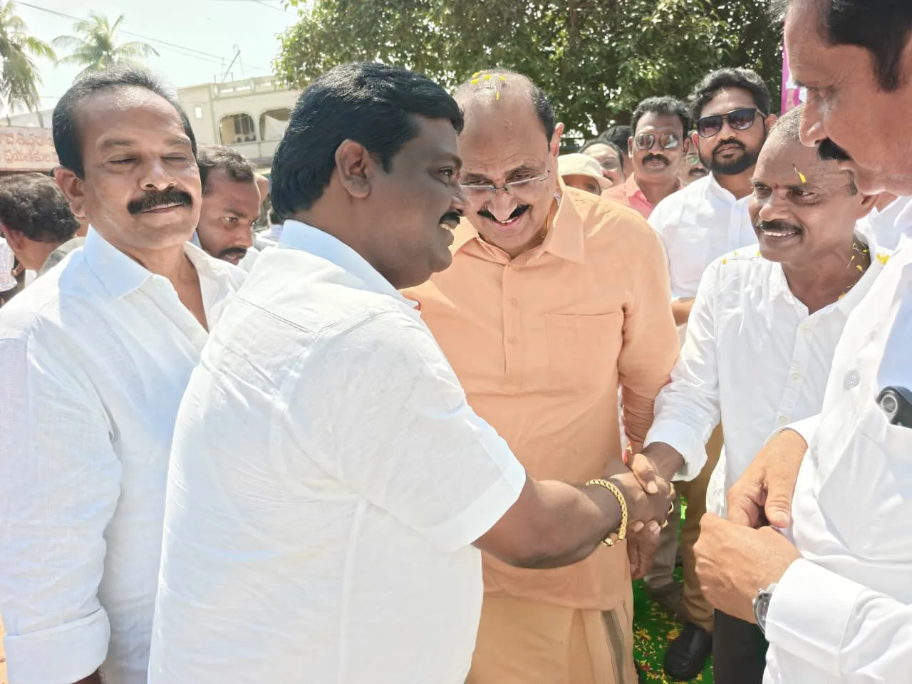 కైకలూరు నియోజకవర్గంలోని మూలలంక గ్రామంలో ఘనంగా రాష్ట్ర కార్మిక శాఖ మంత్రి