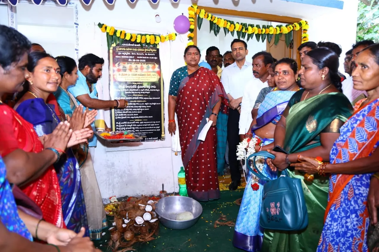 జగ్గన్నపేటలో సౌర విద్యుత్ ప్లాంట్ల ప్రారంభం