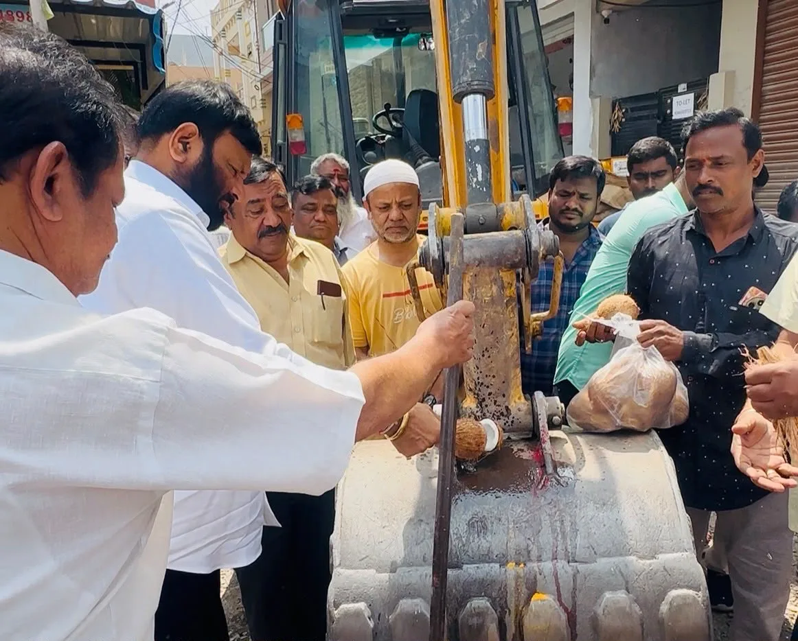 ఎన్‌టీఆర్ నగర్‌లో(దర్బార్ మైసమ్మ బస్తీ) లొ రూ.27 లక్షలతో సీసీ రోడ్ల నిర్మాణానికి శంకుస్థాపన