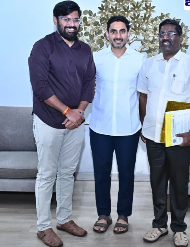 ఉండవల్లి : మంత్రి లోకేష్ ను కలిసిన అంధుల క్రికెట్ జట్టు