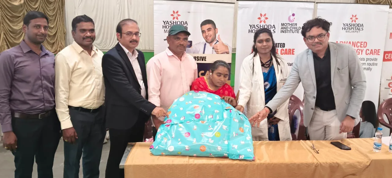 ప్రసవం వేళ ఊపిరి కష్టమైనా.. తల్లీబిడ్డను కాపాడిన వైద్యులు