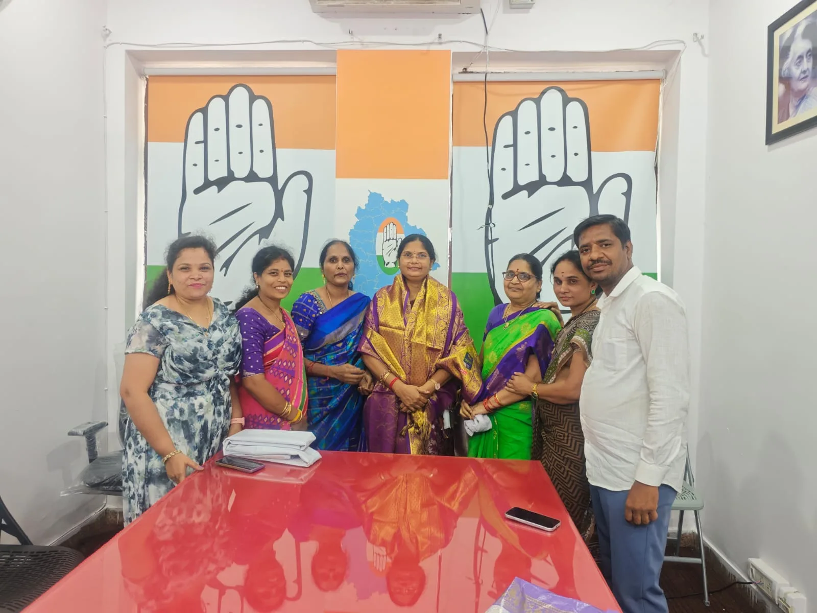బతుకమ్మ వేడుకలకు ఆర్యవైశ్య కార్పొరేషన్ చైర్మన్ కల్వ సుజాతకు ఆహ్వానం