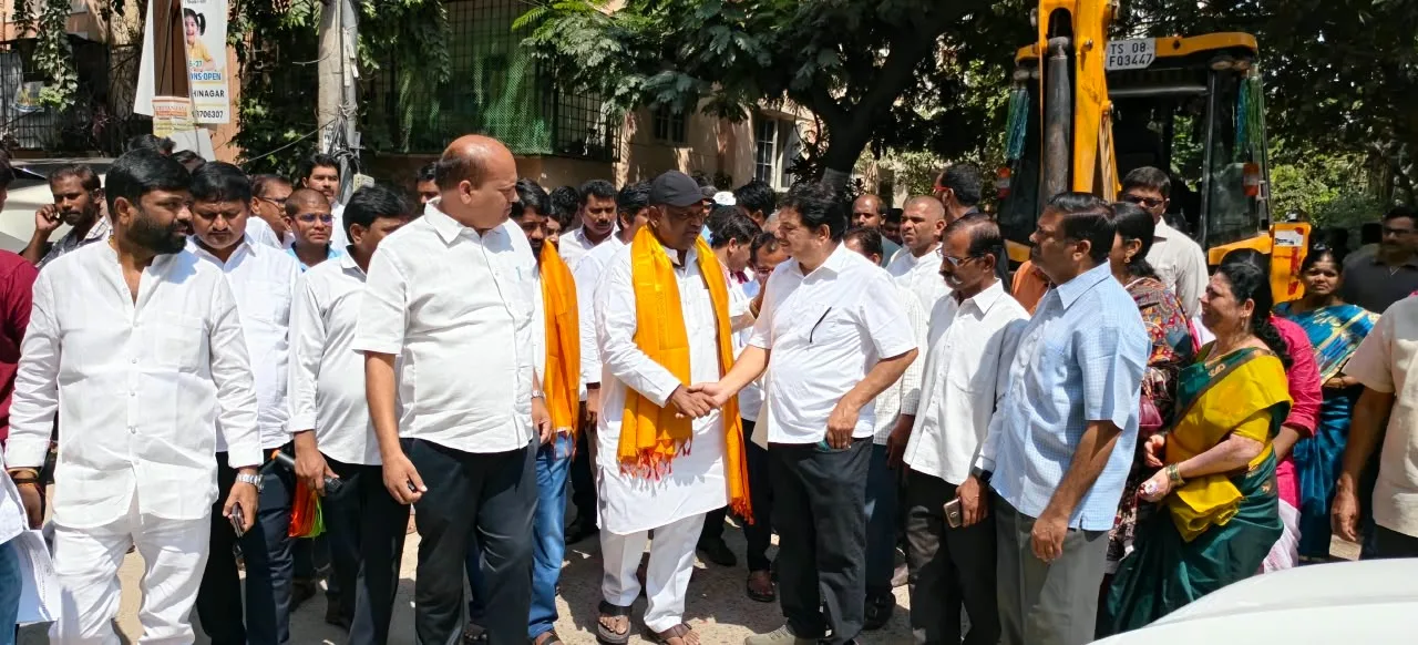 ప్రగతి నగర్‌లో రూ.12 లక్షల సీఎంసీ నిధులతో సీసీ రోడ్డు అభివృద్ధి పనులకు శంకుస్థాపన