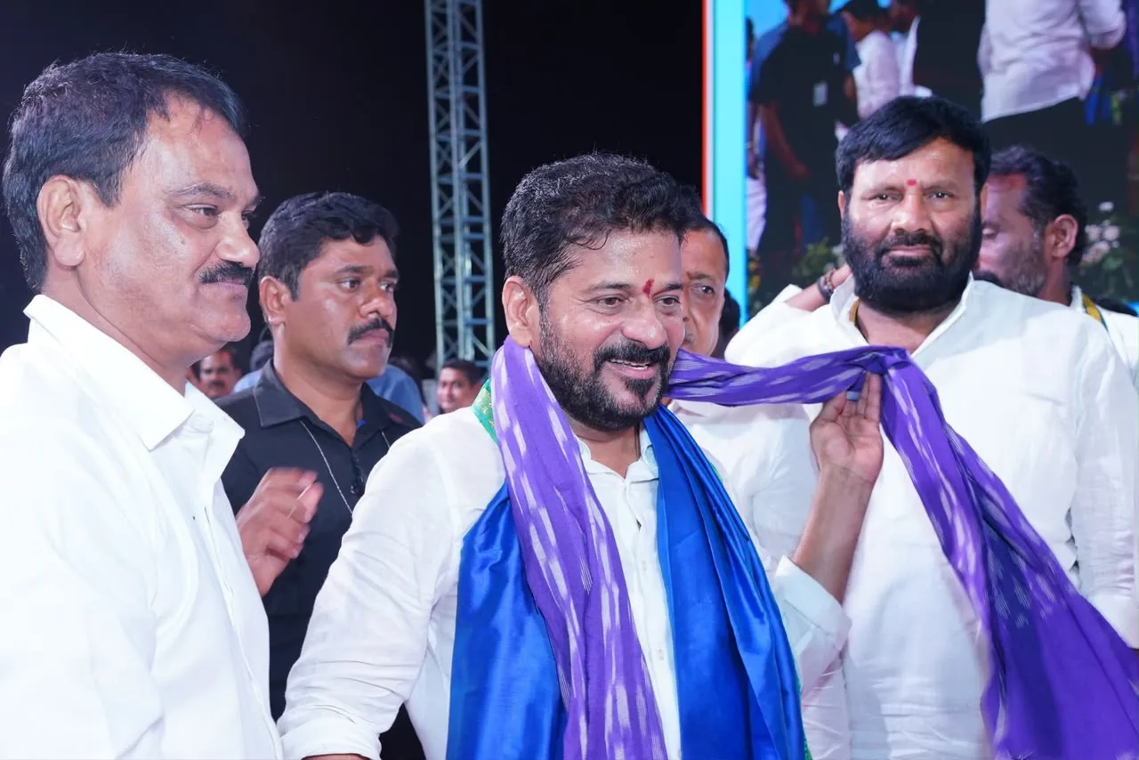 సిరిసిల్లలో భారీ బహిరంగ సభ లో పాల్గొన్న మాజీ శాసనసభ్యులు కూన శ్రీశైలం గౌడ్