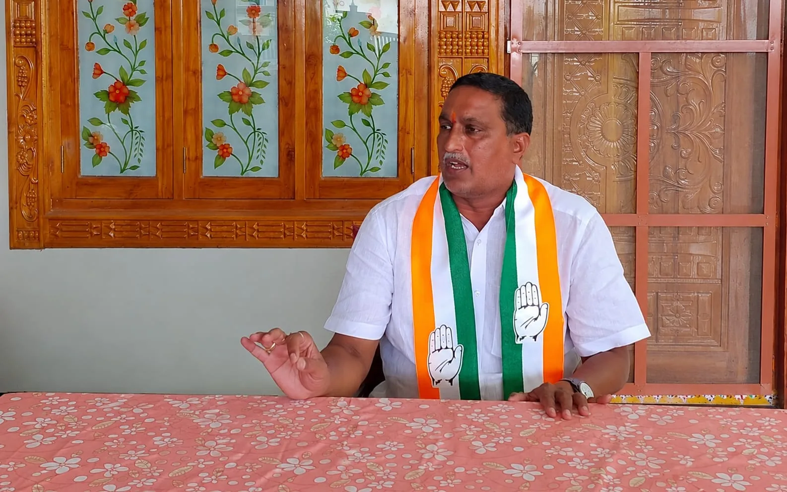 మాజీ ఎమ్మెల్యే బొల్లం మల్లయ్య యాదవ్‌పై కాంగ్రెస్‌ నేత రావెళ్ల కృష్ణారావు ఘాటు విమర్శలు…
